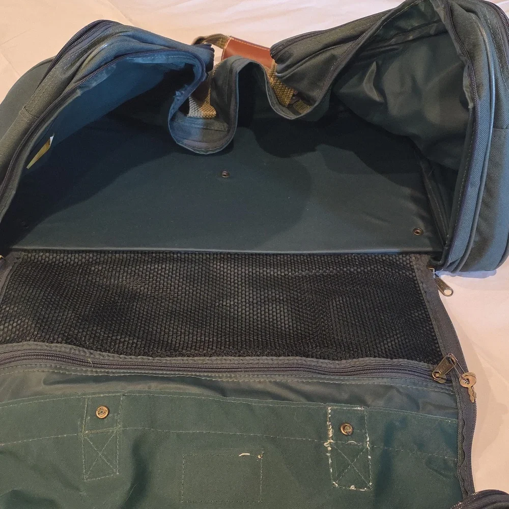 Lira‎ By Ascot Large Travel Duffel Bag Green Tan 23x10x12